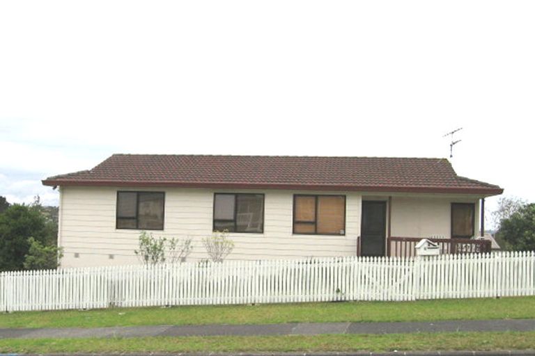 Photo of property in 1 Ebony Place, Massey, Auckland, 0614