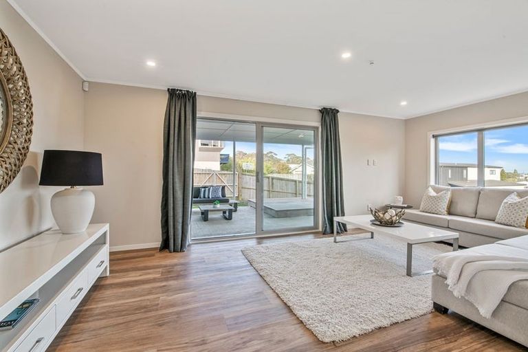 Photo of property in 44 Grenada Avenue, Forrest Hill, Auckland, 0620