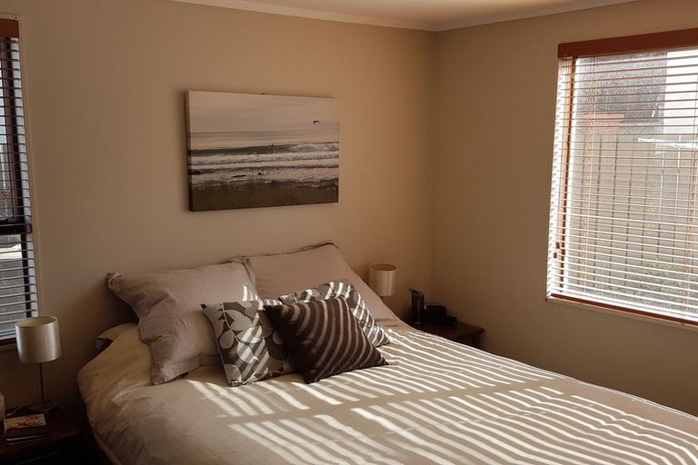 Photo of property in 102u1 Lyall Parade, Lyall Bay, Wellington, 6022