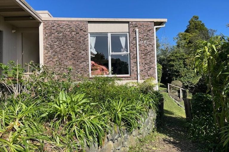 Photo of property in 6 Nea Place, Hillcrest, Auckland, 0627