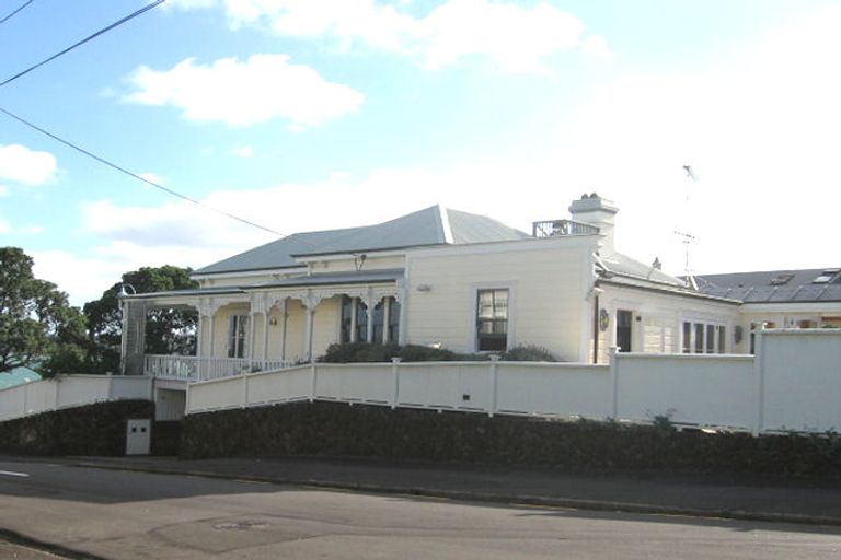 Photo of property in 1a Mays Street, Devonport, Auckland, 0624
