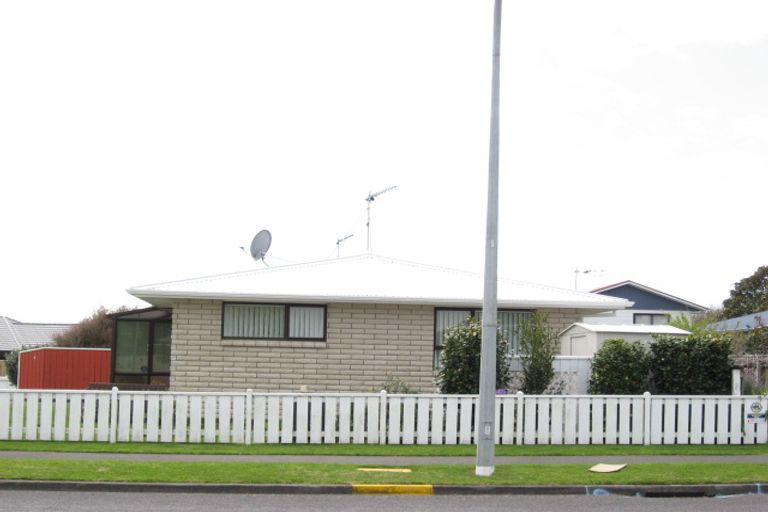 Photo of property in 1/24 Ellesmere Avenue, Bell Block, New Plymouth, 4312