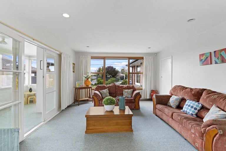 Photo of property in 11 Croziers Road, St Albans, Christchurch, 8052