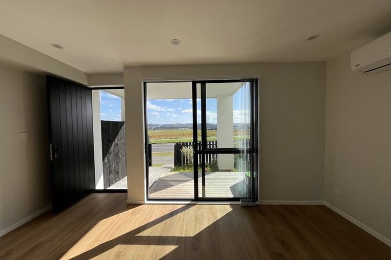 Photo of property in 15a Colin Chester Drive, Silverdale, 0932