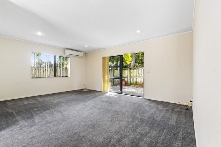 Photo of property in 23a Grove Road, Papakura, 2110