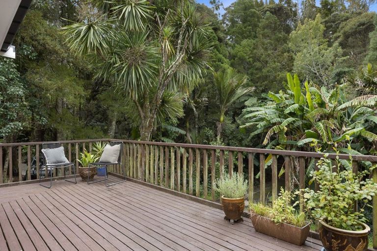 Photo of property in 18 Paturoa Road, Titirangi, Auckland, 0604