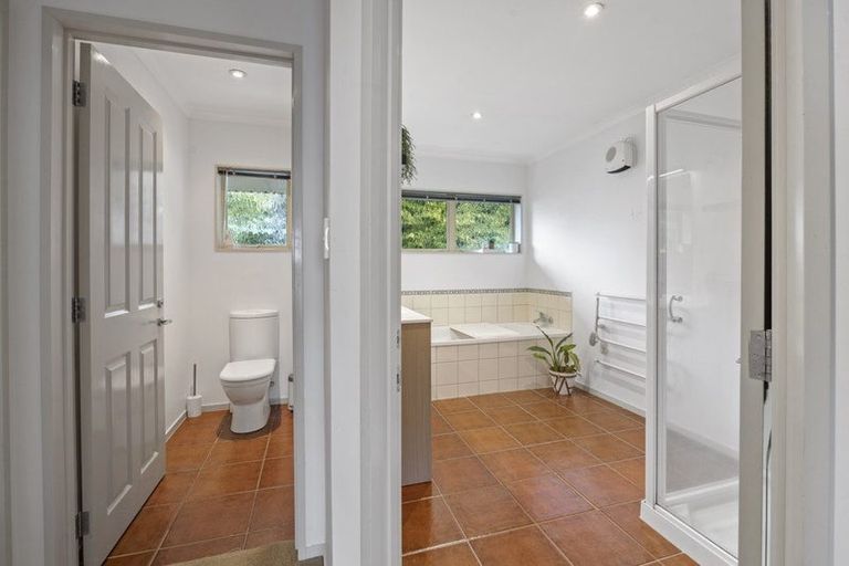 Photo of property in 1 Orlando Close, Frankleigh Park, New Plymouth, 4310