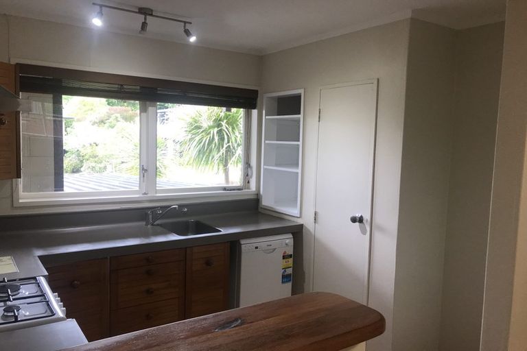 Photo of property in 99 Churton Drive, Churton Park, Wellington, 6037