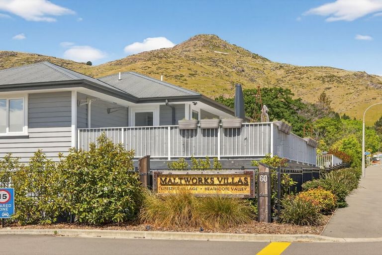 Photo of property in 9/64 Port Hills Road, Heathcote Valley, Christchurch, 8022