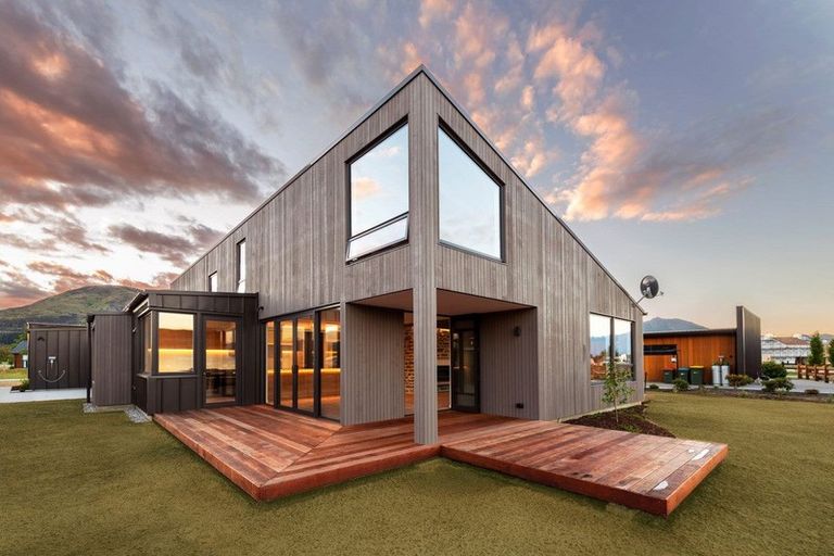 Photo of property in 3 Mcdonald Street, Wanaka, 9305