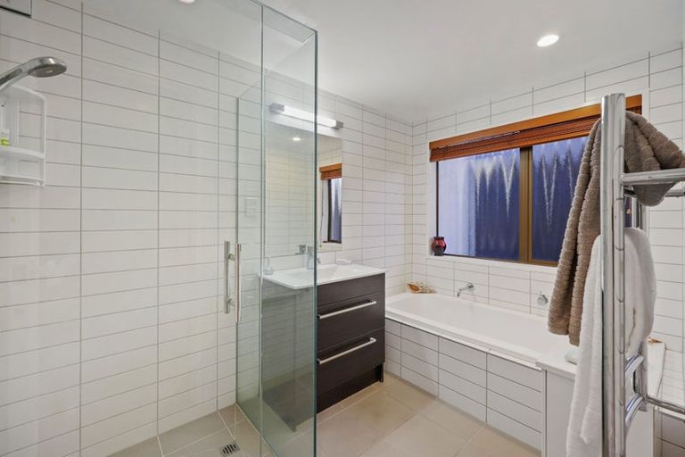 Photo of property in 188 Prince Regent Drive, Farm Cove, Auckland, 2012