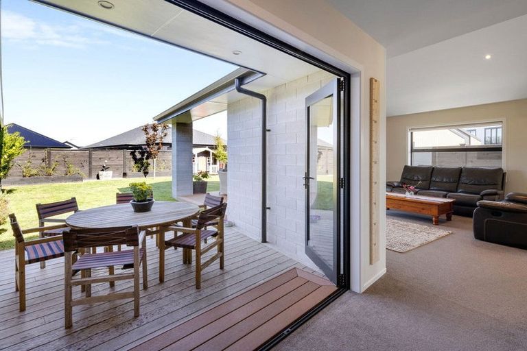 Photo of property in 6 Lewis Way, Cambridge, 3434