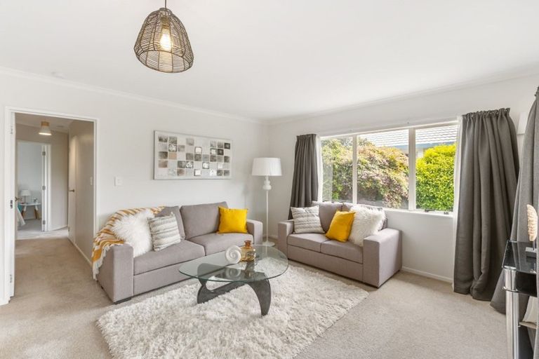Photo of property in 8a Langton Road, Stanmore Bay, Whangaparaoa, 0932