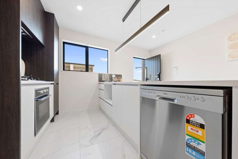 Photo of property in 19 Auranga Drive, Karaka, Papakura, 2113