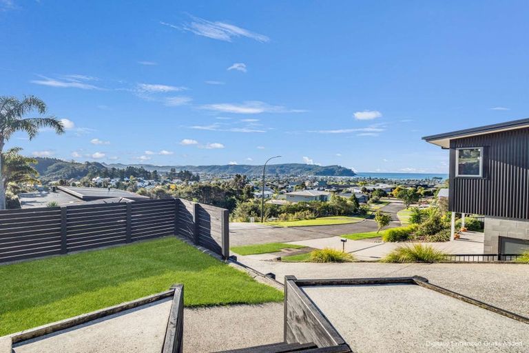 Photo of property in 111 Pacific View Drive, Whangamata, 3620
