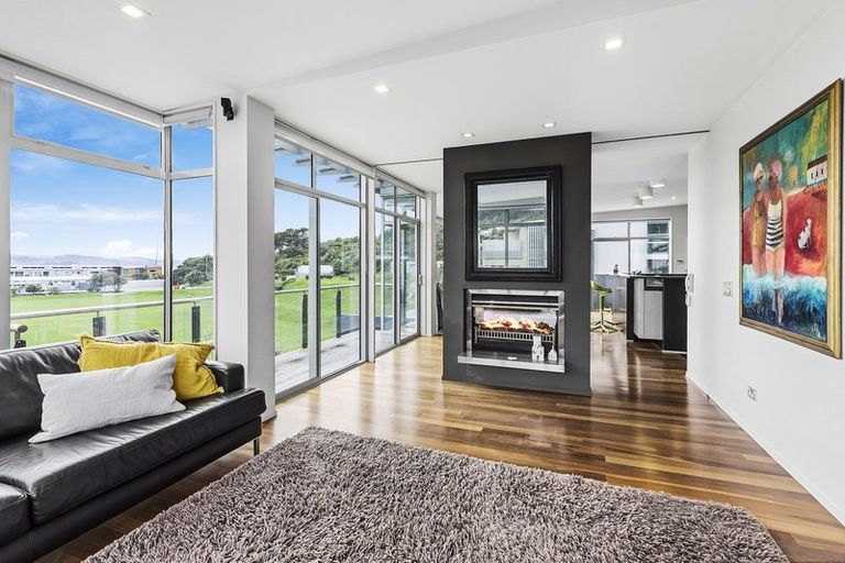 Photo of property in 63 Burnham Street, Seatoun, Wellington, 6022