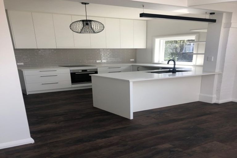 Photo of property in 26 Gamblins Road, Saint Martins, Christchurch, 8022