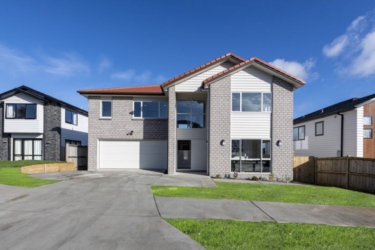 Photo of property in 11 Drover Close, Flat Bush, Auckland, 2019