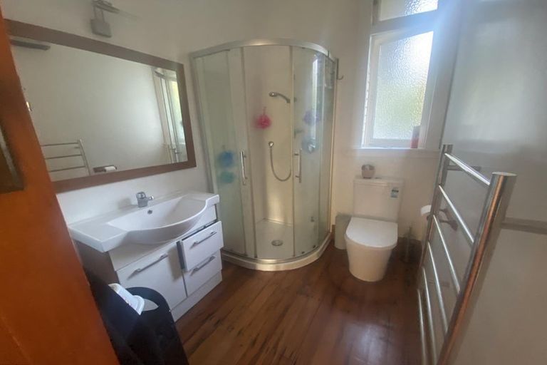 Photo of property in 1/296 Waiwhetu Road, Fairfield, Lower Hutt, 5011