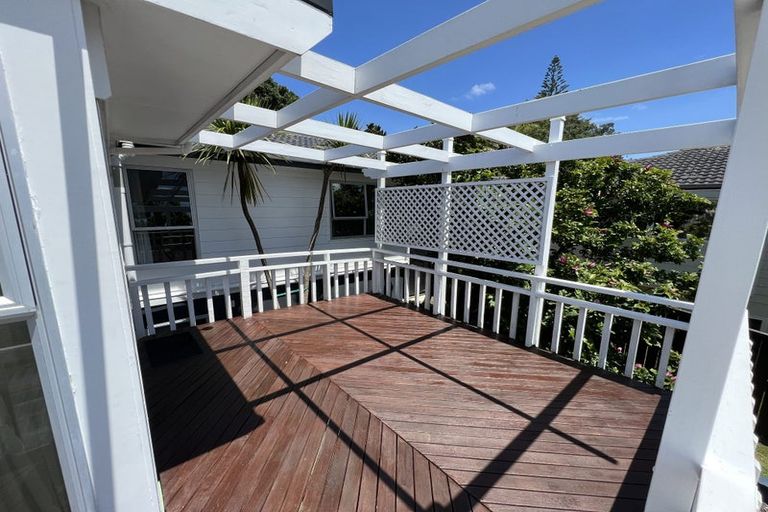 Photo of property in 27 Halberg Street, Glenfield, Auckland, 0629