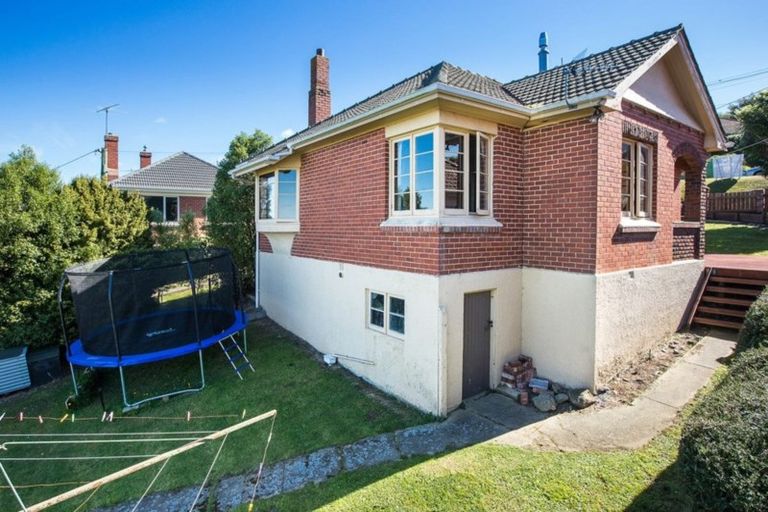 Photo of property in 135 Forfar Street, Clyde Hill, Dunedin, 9011