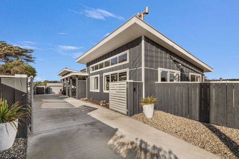 Photo of property in 60 Rua Avenue, Waitarere Beach, Levin, 5510