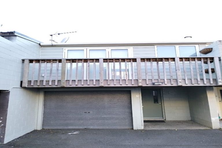 Photo of property in 23f7 Collins Avenue, Tawa, Wellington, 5028