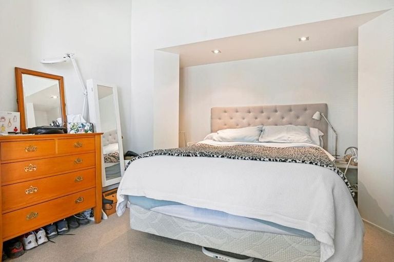 Photo of property in 139 Holly Road, St Albans, Christchurch, 8014