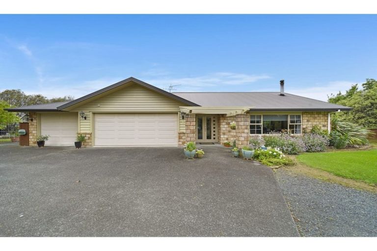 Photo of property in 2a Masters Road, Waiuku, 2681
