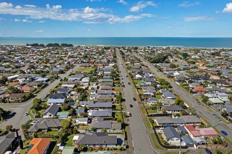 Photo of property in 150 Pacific Road, North New Brighton, Christchurch, 8083