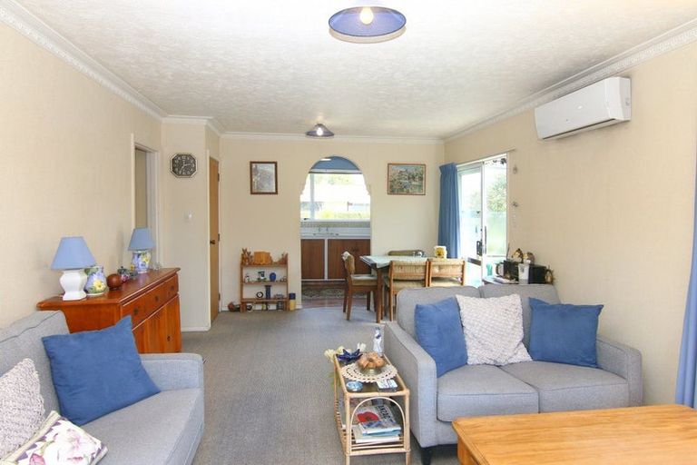 Photo of property in 18 Sawtell Place, Northcote, Christchurch, 8052