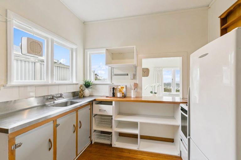 Photo of property in 90 Farnham Street, Mornington, Wellington, 6021