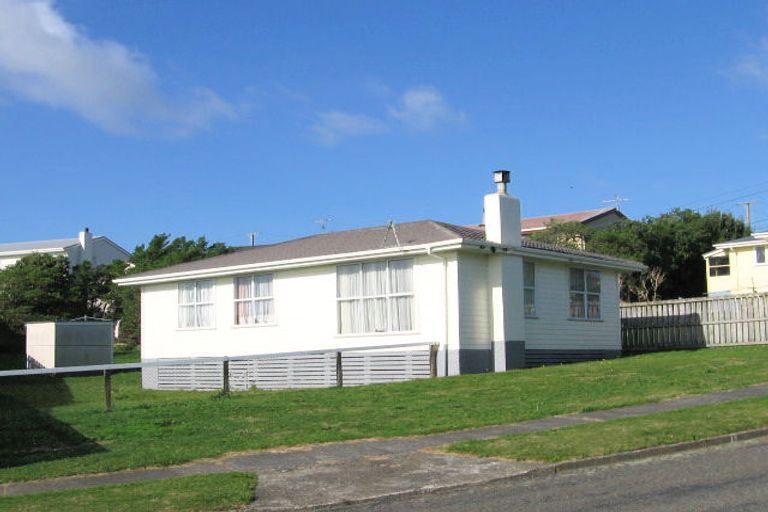 Photo of property in 18 Matatiro Street, Titahi Bay, Porirua, 5022