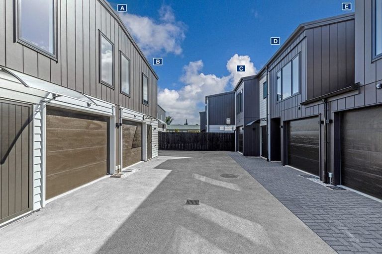 Photo of property in 647a Te Atatu Road, Te Atatu Peninsula, Auckland, 0610