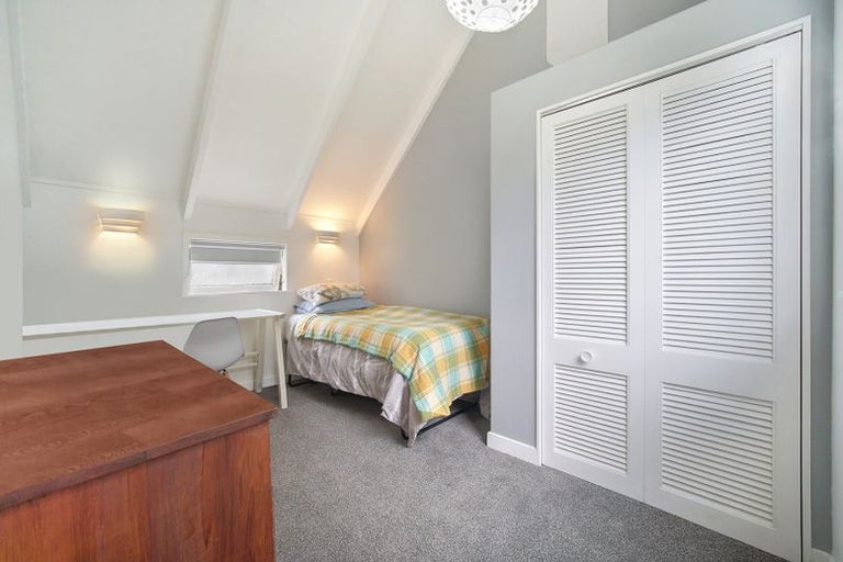 Photo of property in 1/22 Rangatira Road, Birkenhead, Auckland, 0626