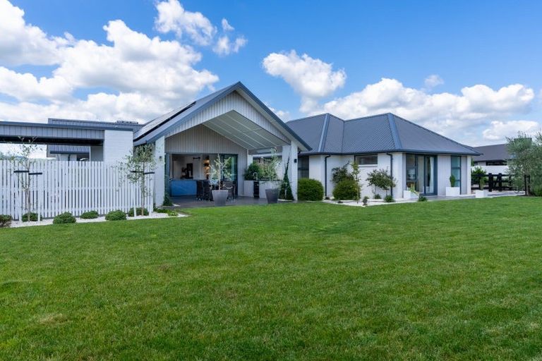 Photo of property in 25 Mike Smith Drive, Cambridge, 3434