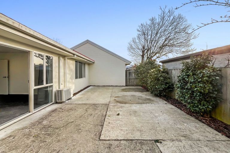 Photo of property in 3/2 Broadbent Street, Riccarton, Christchurch, 8041