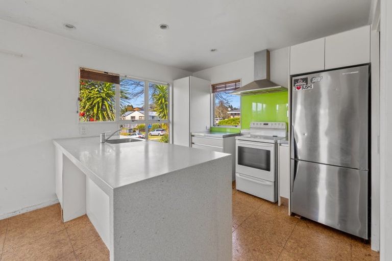 Photo of property in 3 Pentland Place, Highlands Park, New Plymouth, 4312