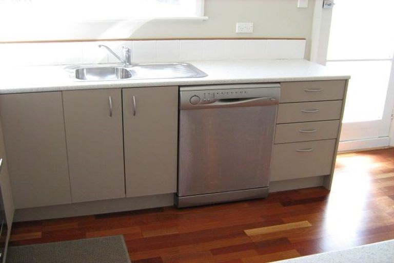 Photo of property in 49 Pembroke Road, Northland, Wellington, 6012