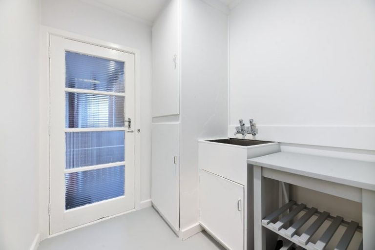 Photo of property in 2a Kereru Street, Henderson, Auckland, 0612