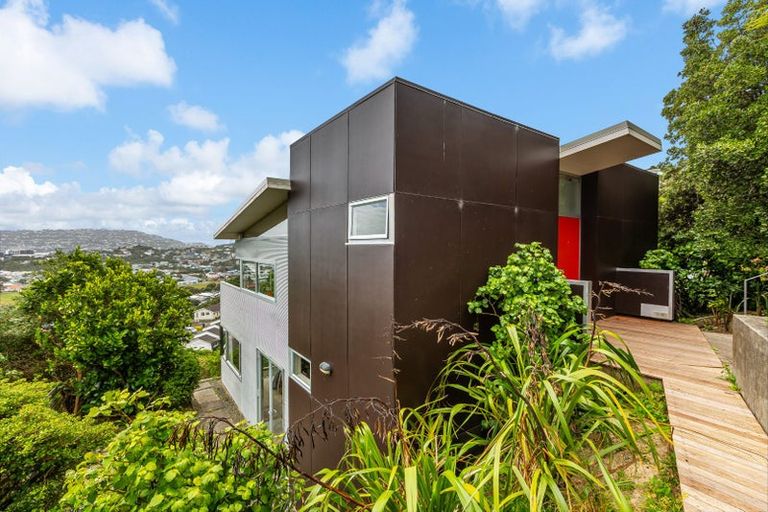 Photo of property in 124 Townsend Road, Miramar, Wellington, 6022