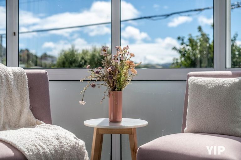 Photo of property in 15 Clifford Road, Johnsonville, Wellington, 6037