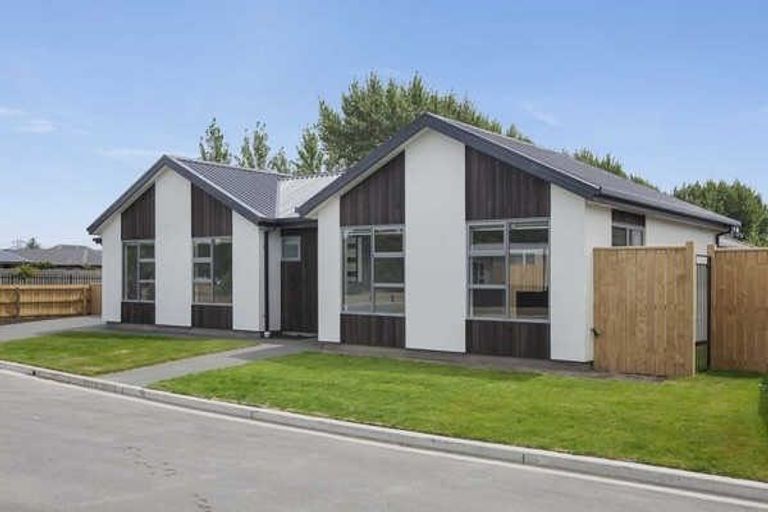 Photo of property in 10 Ciaran Close, Broomfield, Christchurch, 8042