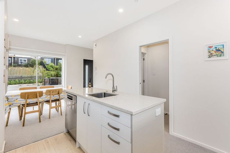 Photo of property in 34 Koreke Close, Kenepuru, Porirua, 5022