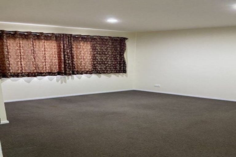 Photo of property in 79a Stanley Road, Glenfield, Auckland, 0629