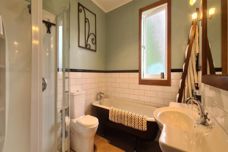 Photo of property in 23 Victoria Street, Waipawa, 4210