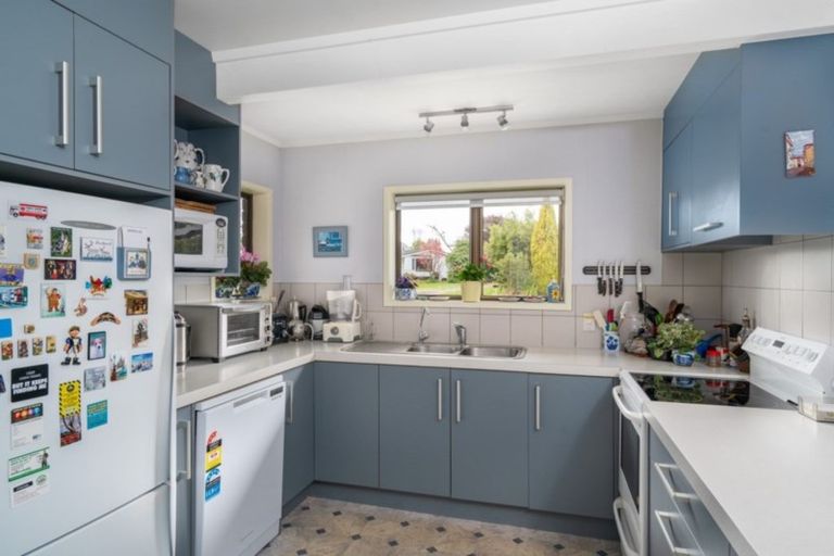 Photo of property in 7 Kathleen Place, Rainbow Point, Taupo, 3330