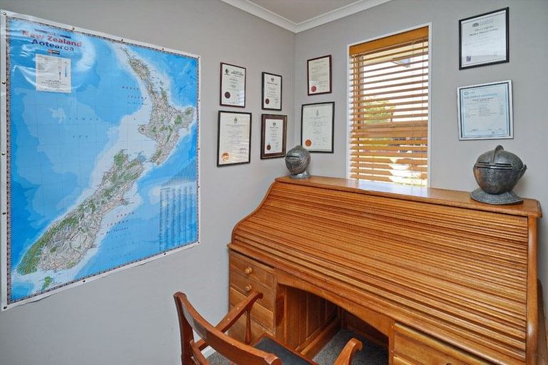 Photo of property in 19 Brockelbank Drive, Kaiapoi, 7630