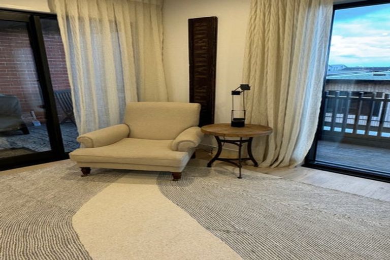 Photo of property in 7/2 Marlborough Crescent, Hobsonville, Auckland, 0616