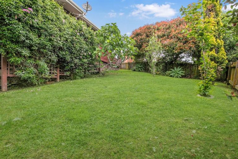 Photo of property in 24 Kirby Street, Glendene, Auckland, 0602